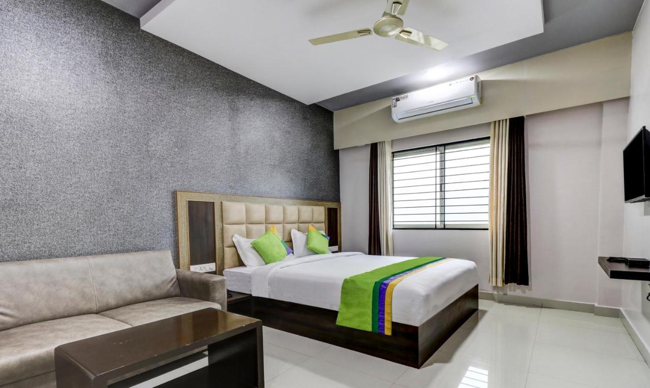 Treebo Sahara Suites 750 M From St Johns Medical College And Hospital Bangalore Esterno foto