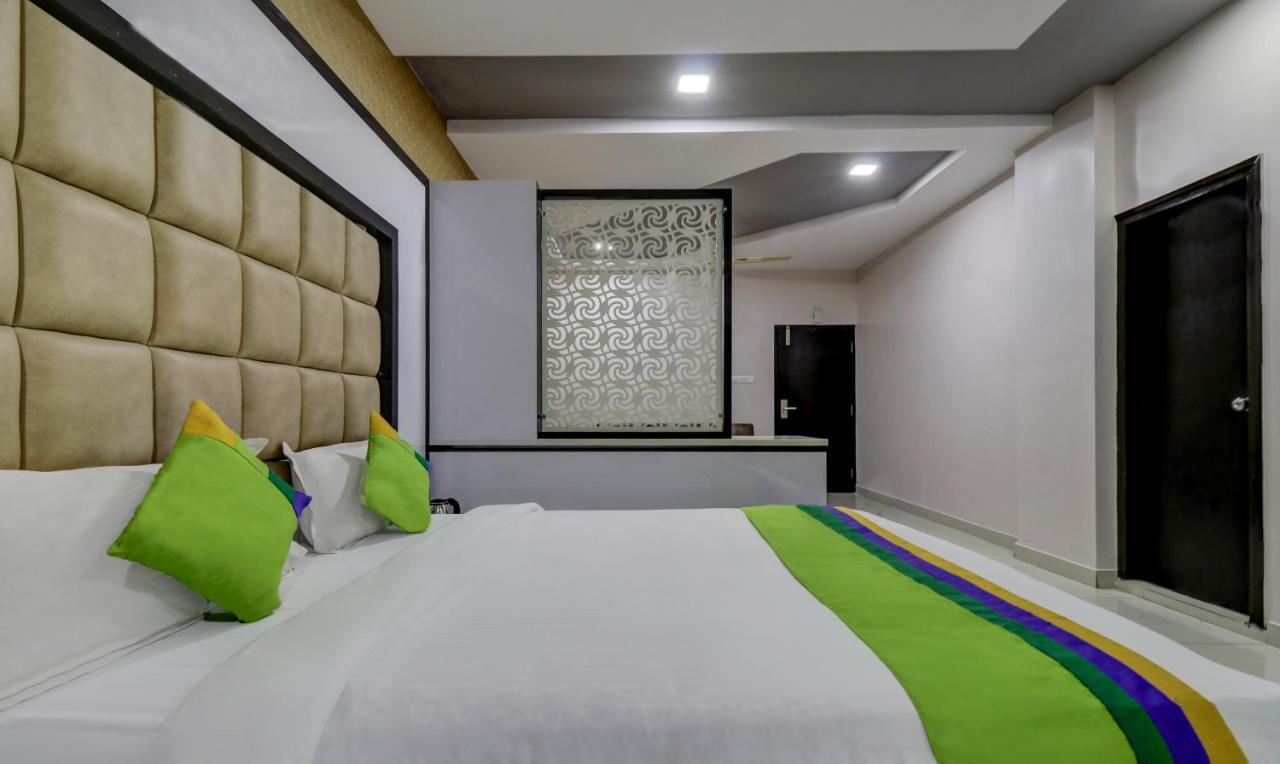 Treebo Sahara Suites 750 M From St Johns Medical College And Hospital Bangalore Esterno foto